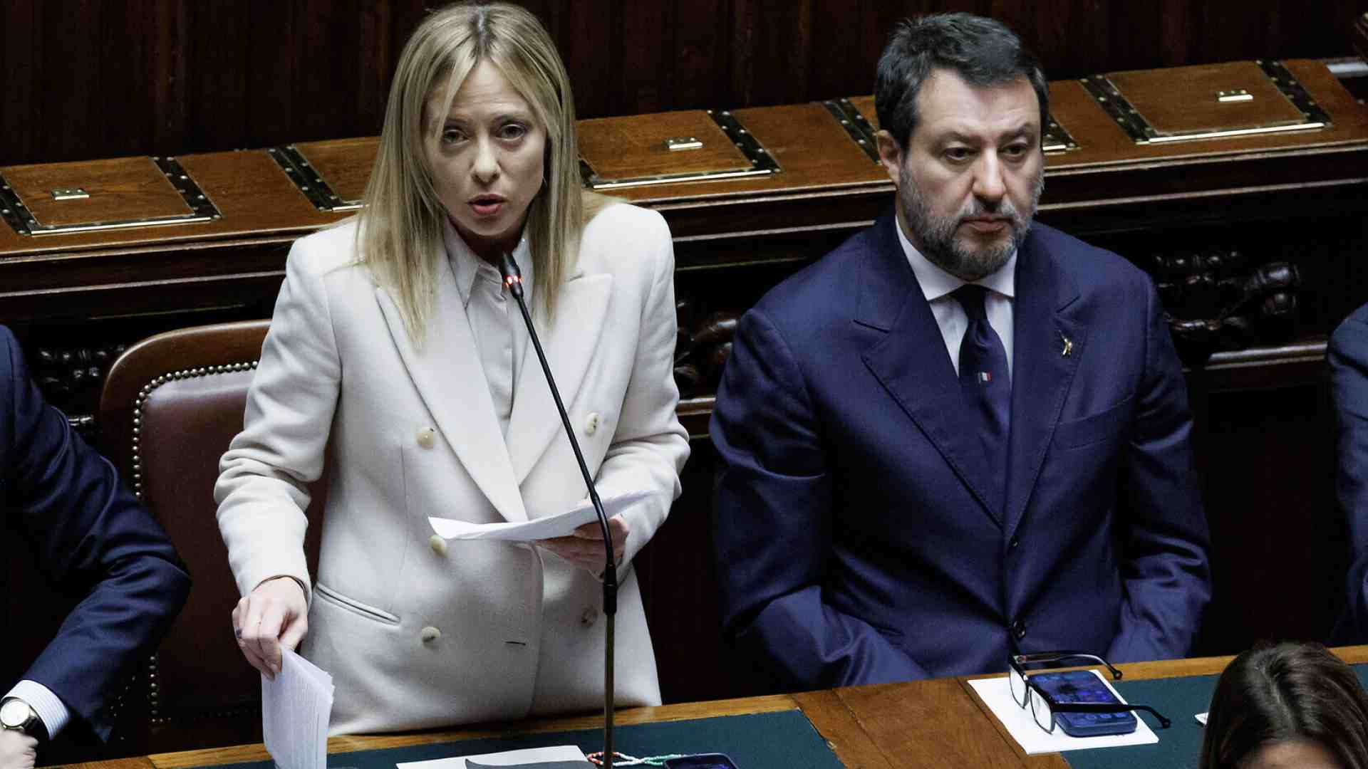 Immagine di Meloni di Kyiv: sugli asset russi si rimette alla decisione fra leader Ue, Salvini (assolto) è il rifugio di Schlein