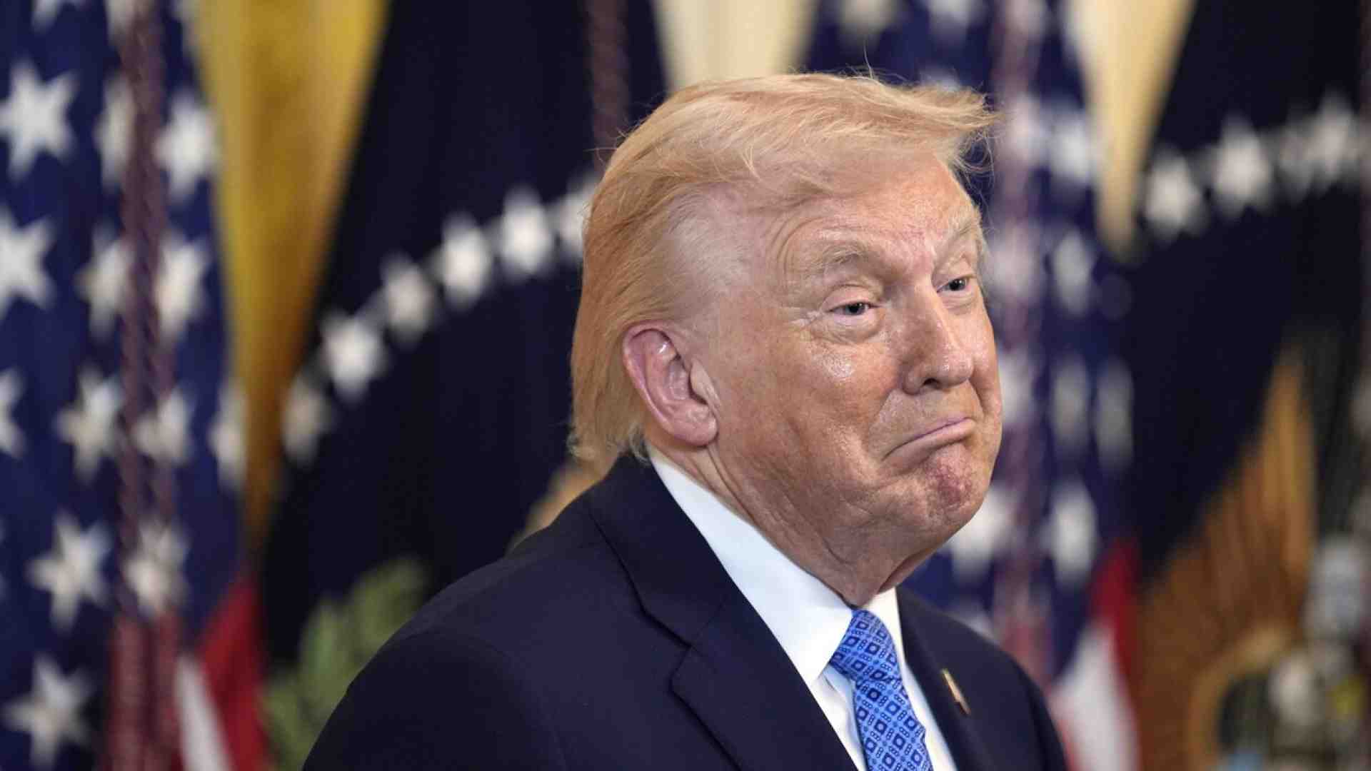 Immagine di Trump sta fischiettando sulla Cina