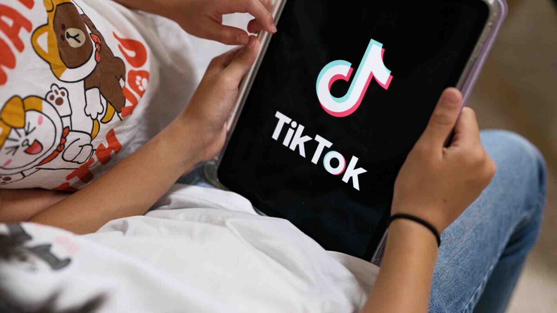 Immagine di TikTok cede la divisione negli Stati Uniti. Accordo da 14 miliardi per evitare il bando