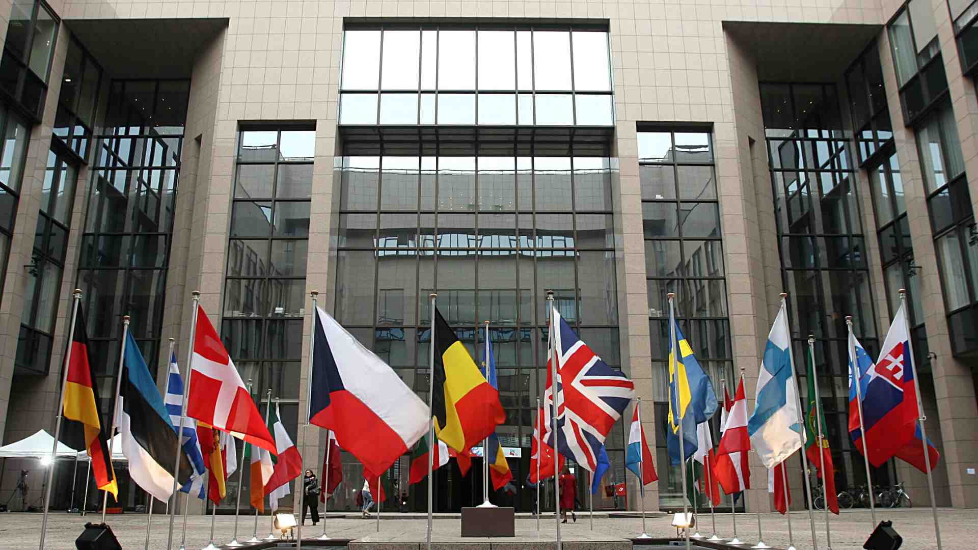 Immagine di Le regole “stupide” che hanno fatto l’Europa intelligente