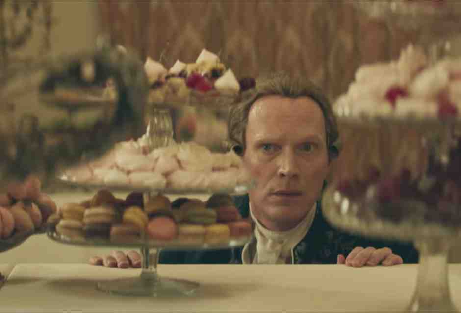 Screenshot dal video "Amadeus | Trailer ufficiale" dal canale YouTube di Sky