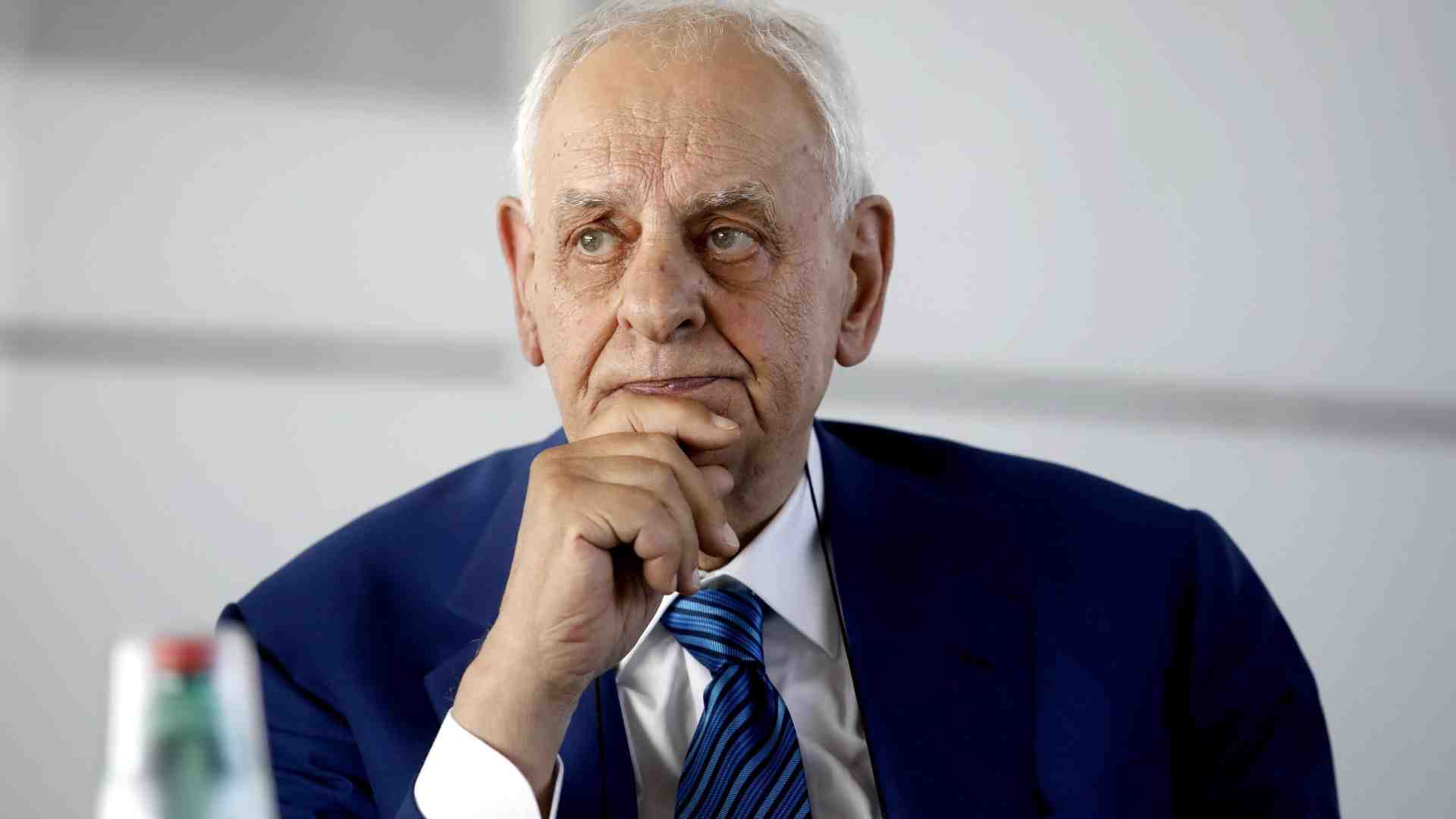Immagine di Pera contro Mattarella: "Ha avocato la politica estera. Mai visto. E’ un anomalia”