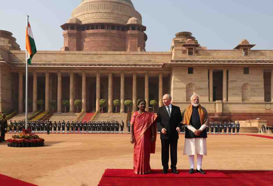 Modi e Putin firmano un accordo per spedire 70 mila lavoratori indiani in Russia. Alcuni finiscono in trincea