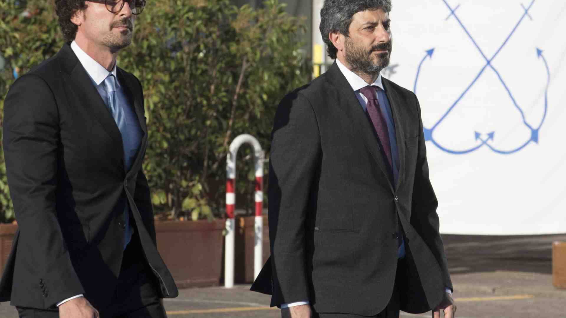 Immagine di Toninelli mindfulness: “Fico è una foglia. In Campania comanda ancora De Luca”