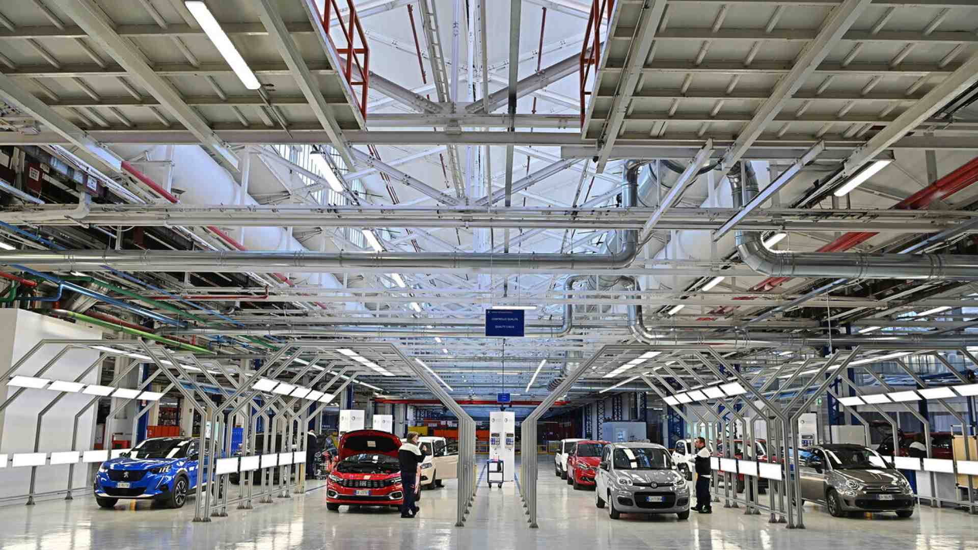 Immagine di Il lungo futuro dell’auto che si trasforma ma resiste