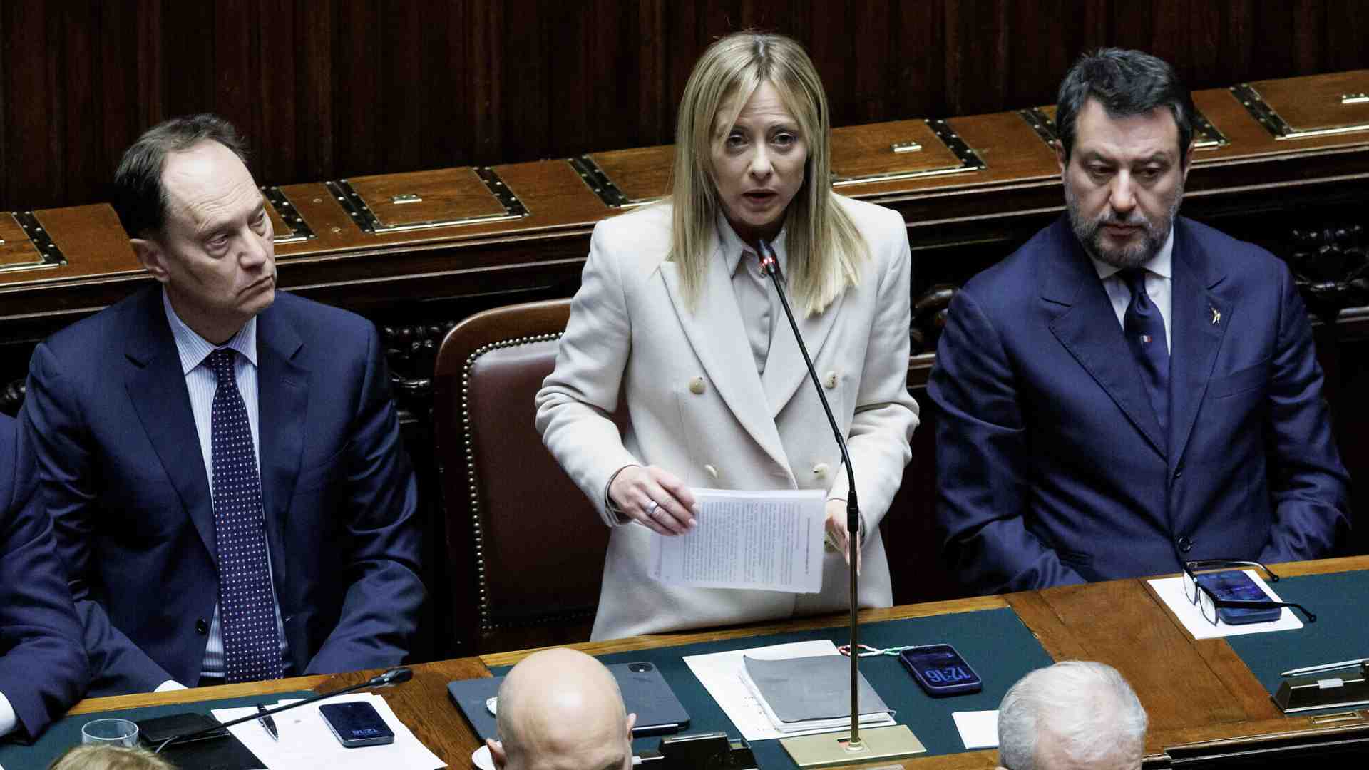 Immagine di Venezuela, le reazioni dei partiti. Meloni: "Legittimo intervento difensivo". Schlein: "Aggressione a uno stato sovrano"