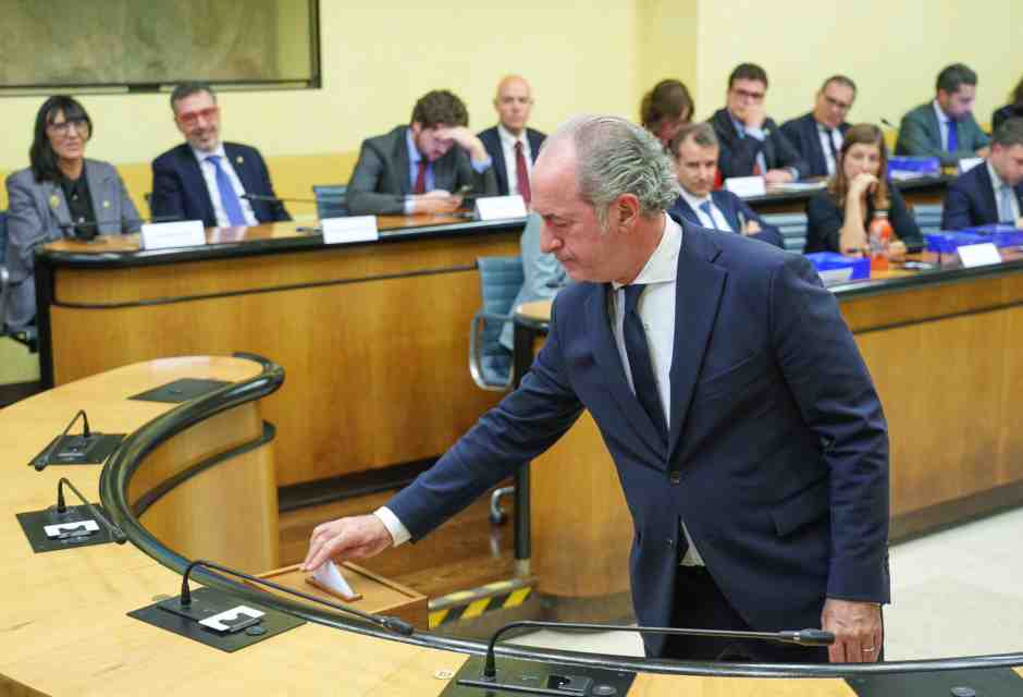 La Lega tace sul manifesto di Zaia. Vannacci: “Non è il mio benchmark”