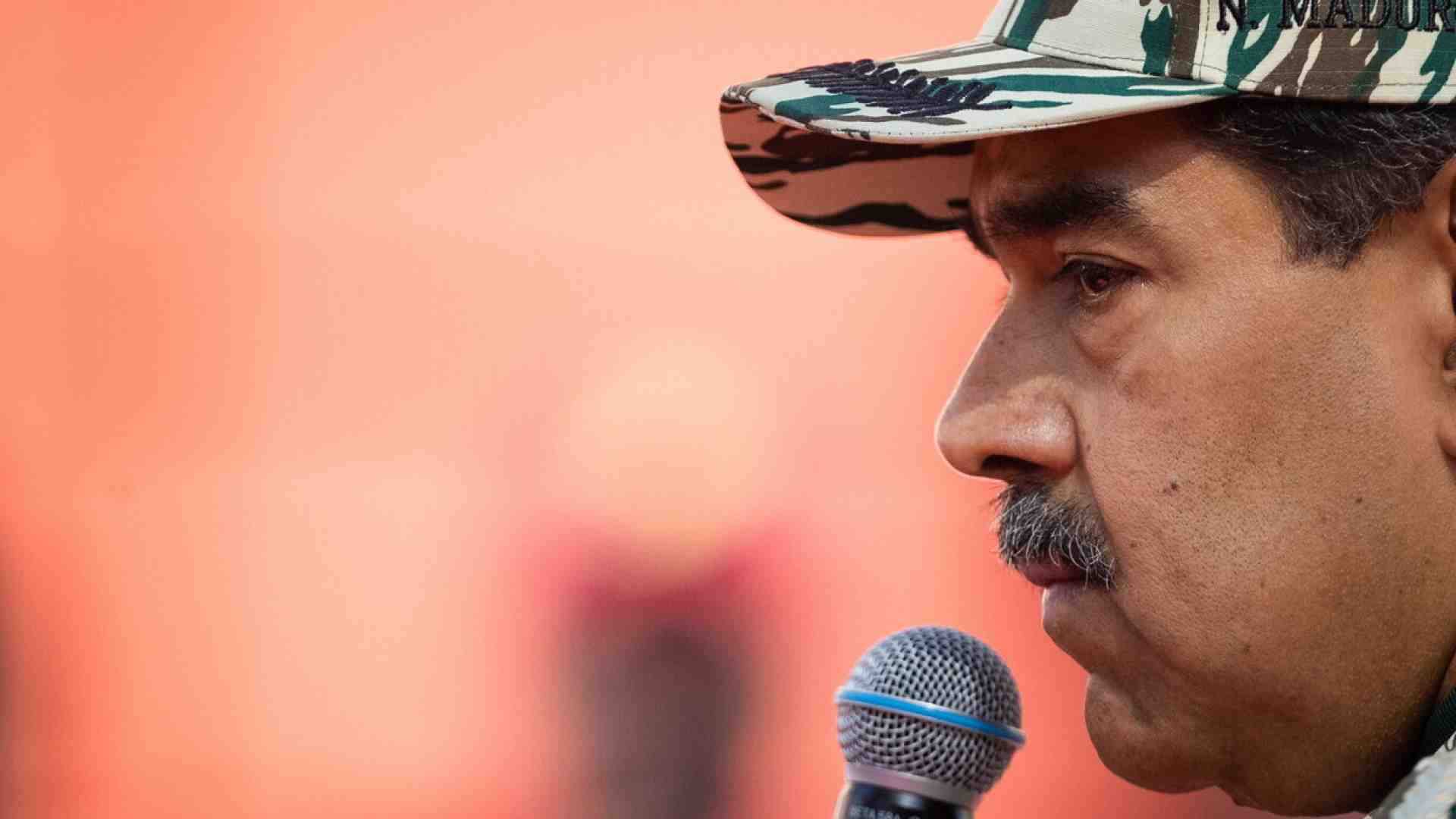 Immagine di Ecco come fanno certi comunisti ad abbindolarsi da soli su Chávez e Maduro