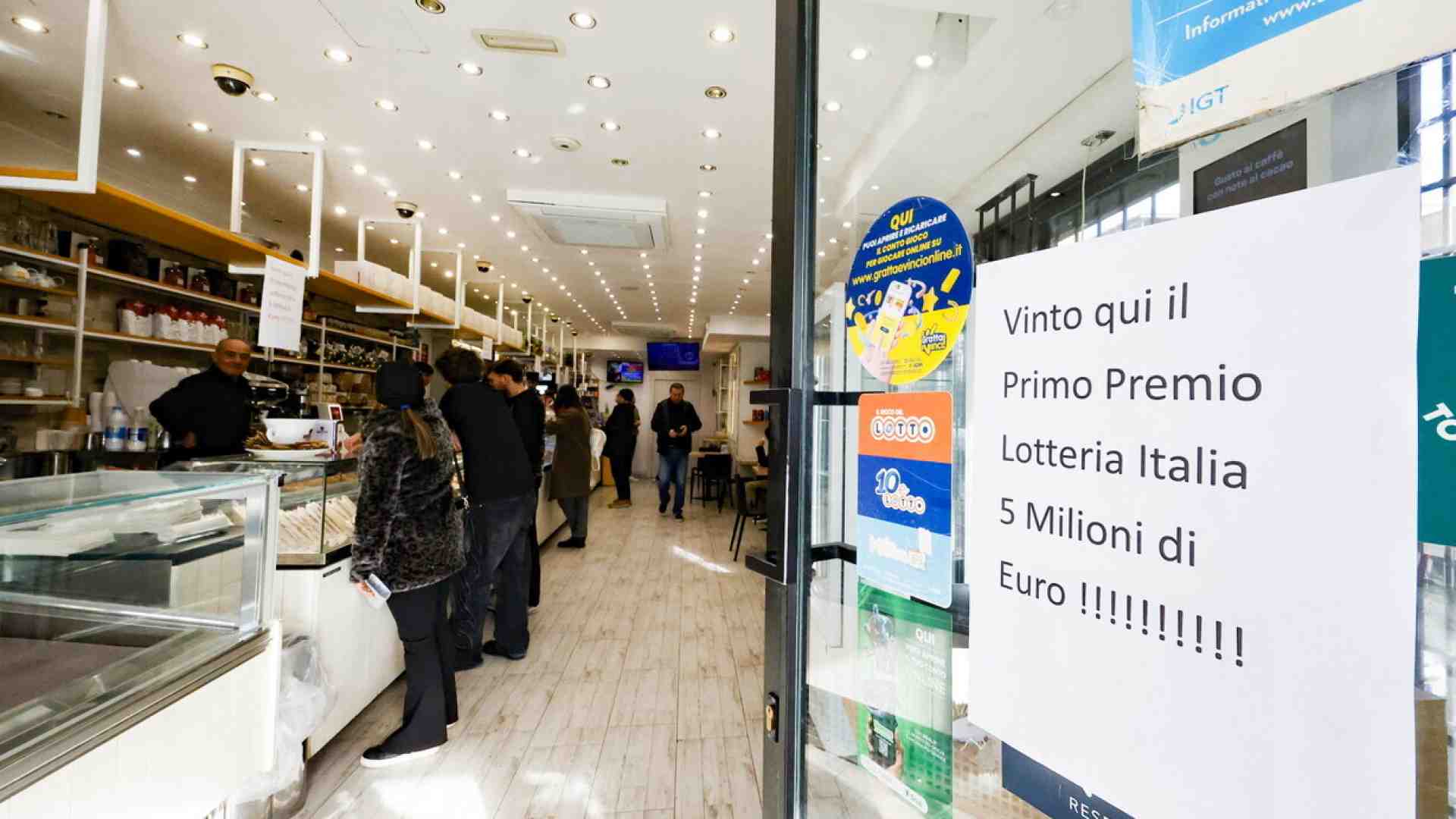 Immagine di Su internet cerchiamo tutto tranne il colpo di scena, cioè il biglietto vincente della Lotteria Italia