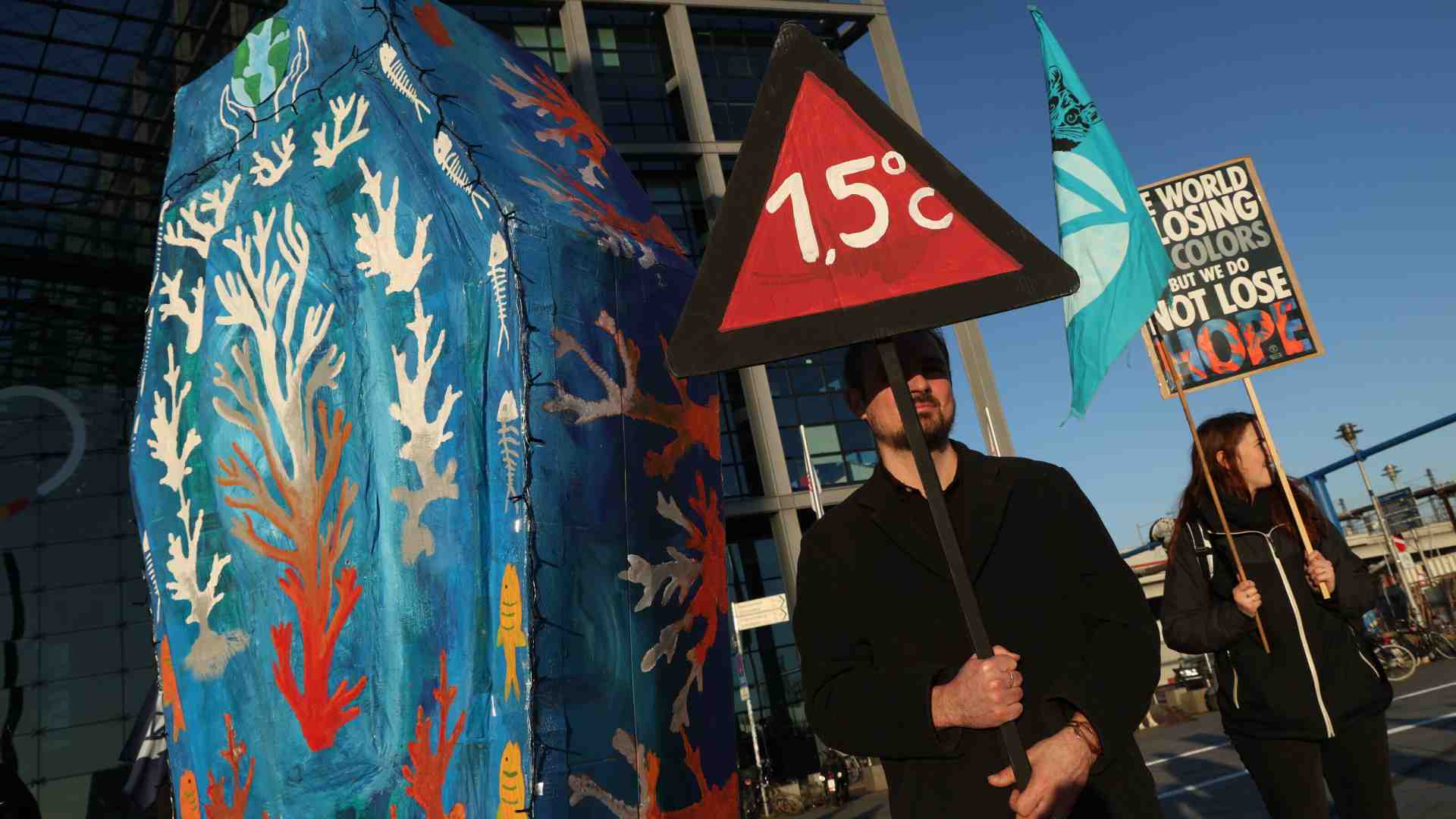 Immagine di La Trumpexit umanitaria. Washington sospende i fondi a 66 ong e agenzie. Gli effetti dei tagli