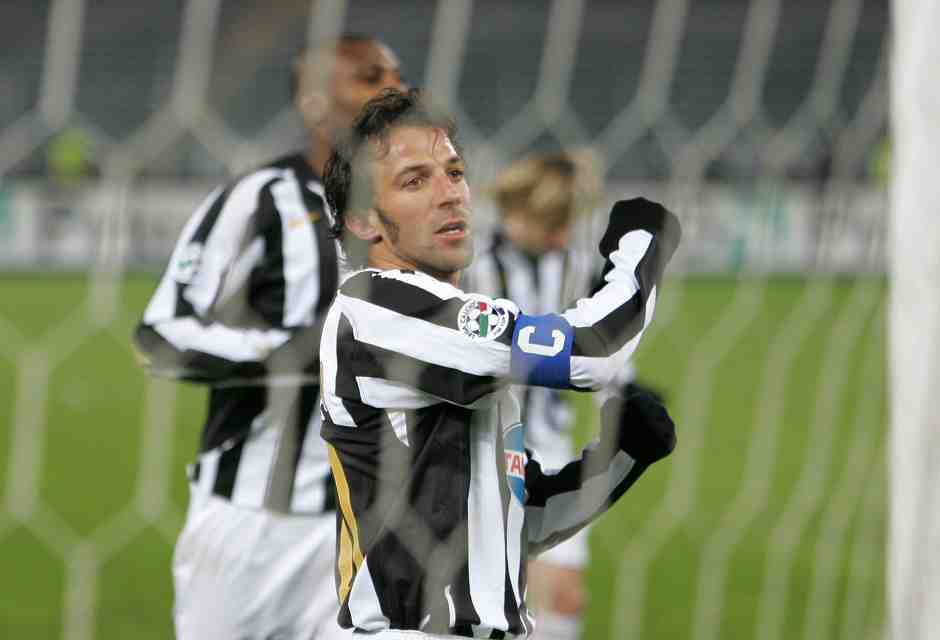 Alessandro Del Piero esulta dopo uno dei gol realizzati contro la Fiorentina il 10 gennaio 2006 (foto LaPresse)