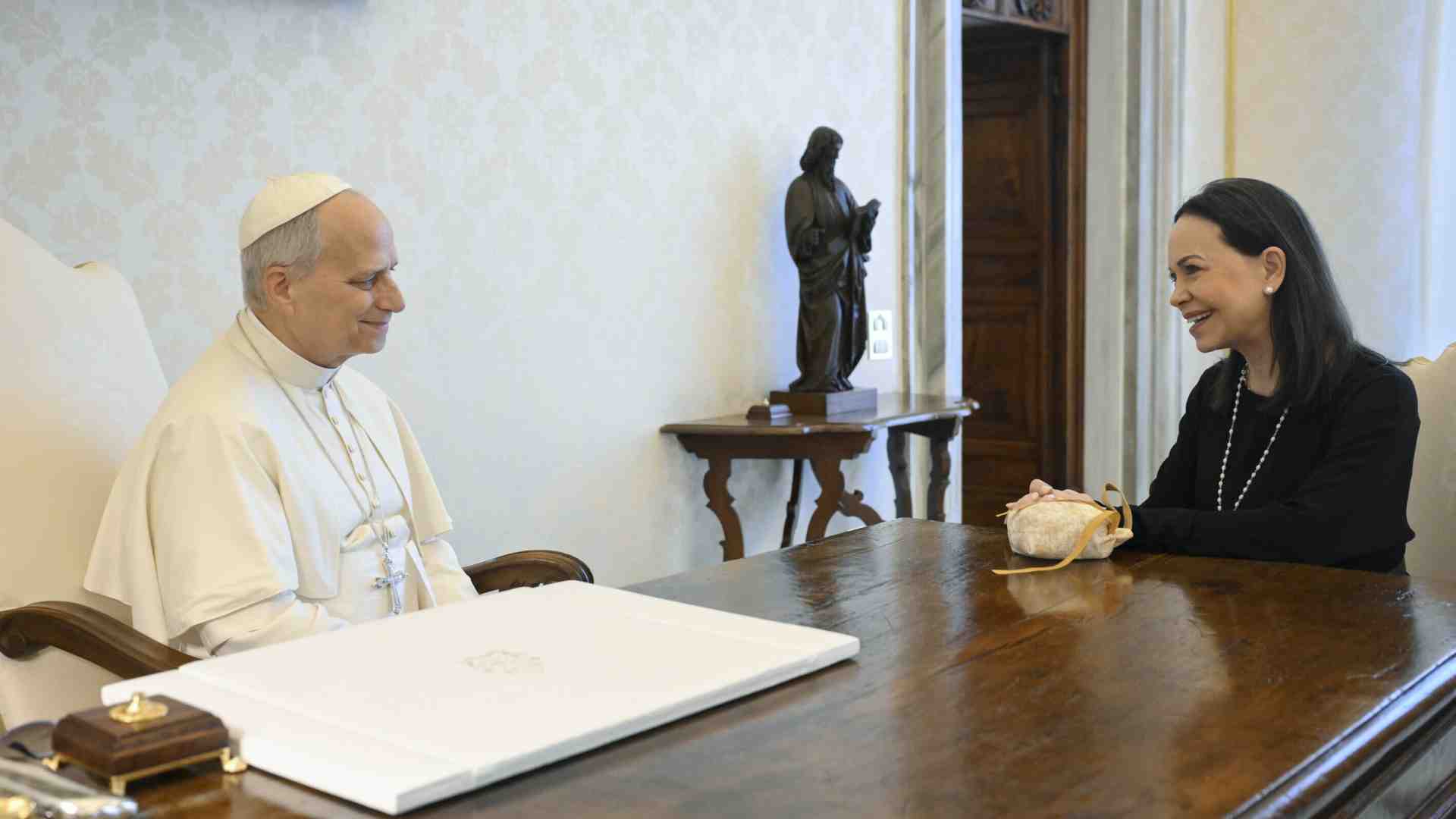 Immagine di Per il Papa, Corína Machado è meglio di Maduro