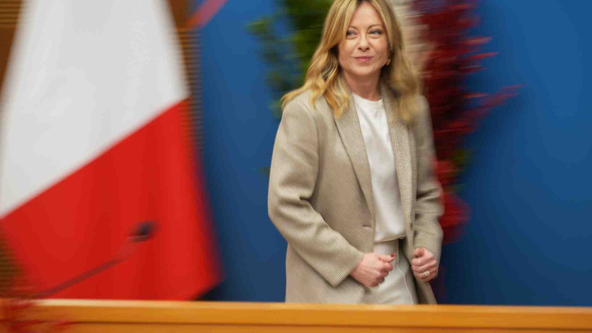 Immagine di Meloni e l'Iran. Tajani pronto a convocare l'ambasciatore. Prove di unità con il Pd, ma Conte si tiene le mani libere