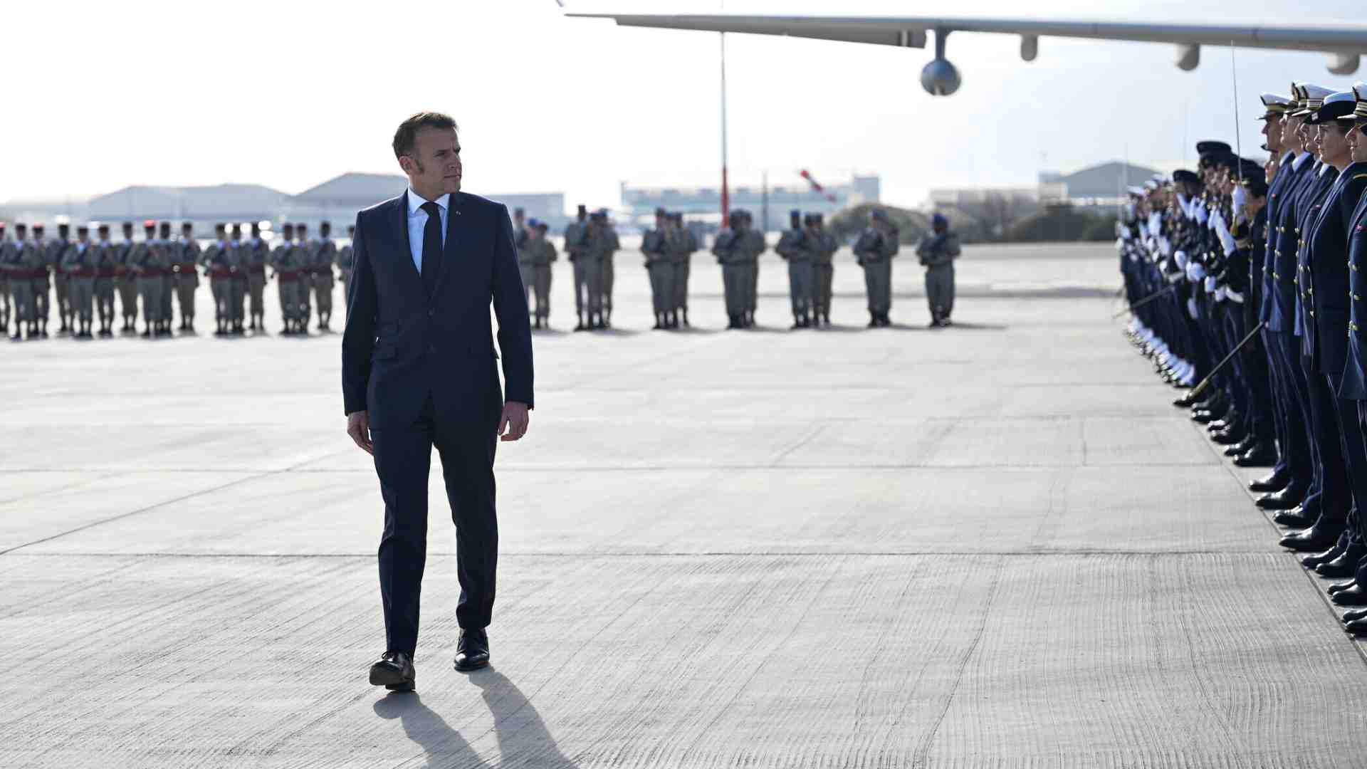 Immagine di Il gran discorso di Emmanuel Macron sulla forza militare