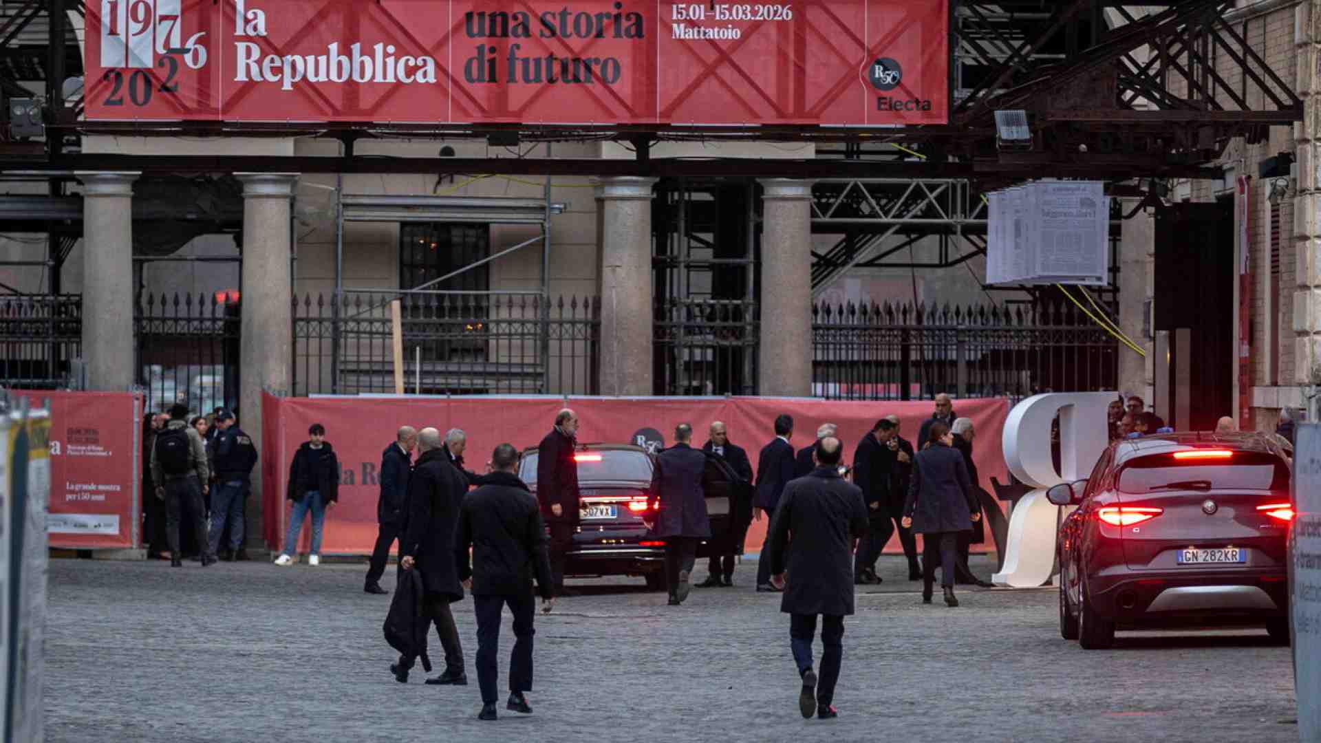 Immagine di Repubblica fa 50, aspettando il greco e con la malinconia del passato