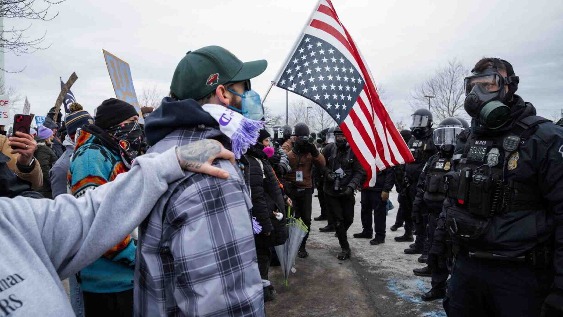 Immagine di Le rivolte disarmate, da Teheran a Minneapolis, e la lezione di Savonarola
