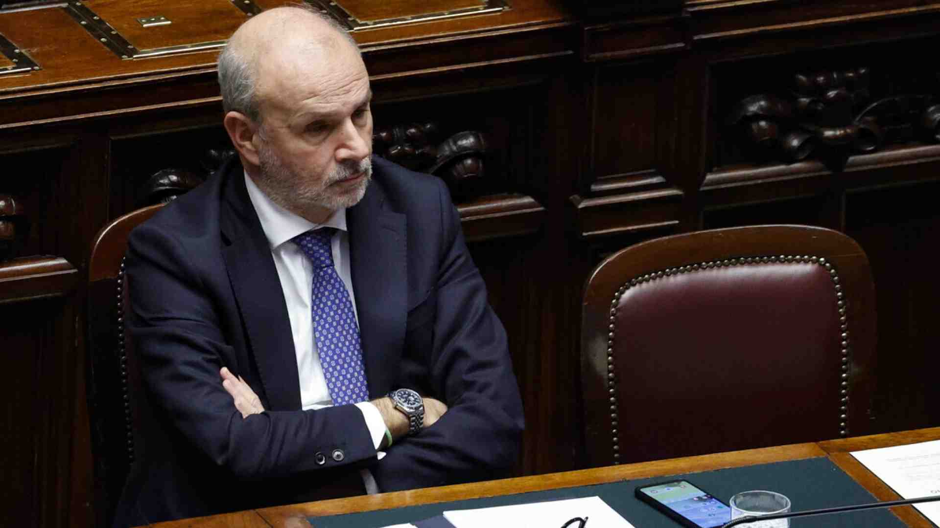Immagine di Annunci ambiziosi, testo vuoto, direzione incerta. La svolta che manca sulla sanità