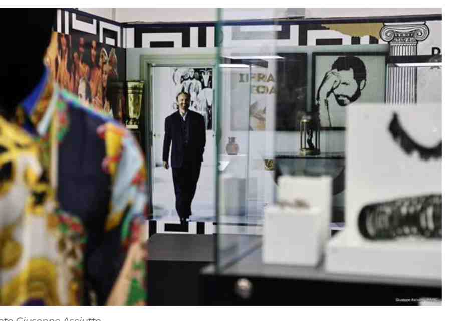 Moda e archeologia. Uno scatto della mostra dedicata a Gianni Versace a Reggio Calabria, in corso fino a primavera