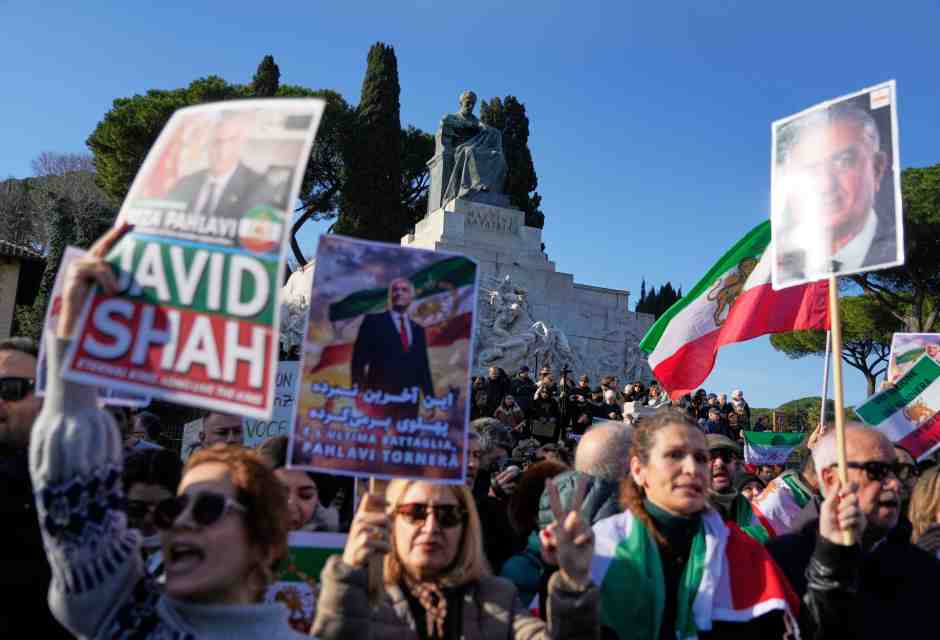 La manifestazione di sostegno agli iraniani, sabato scorso a Roma organizzata dai radicali (LaPresse)
