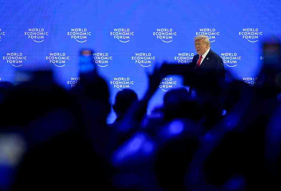 Trump esclude l’opzione militare in Groenlandia e ritira i dazi: la deterrenza funziona