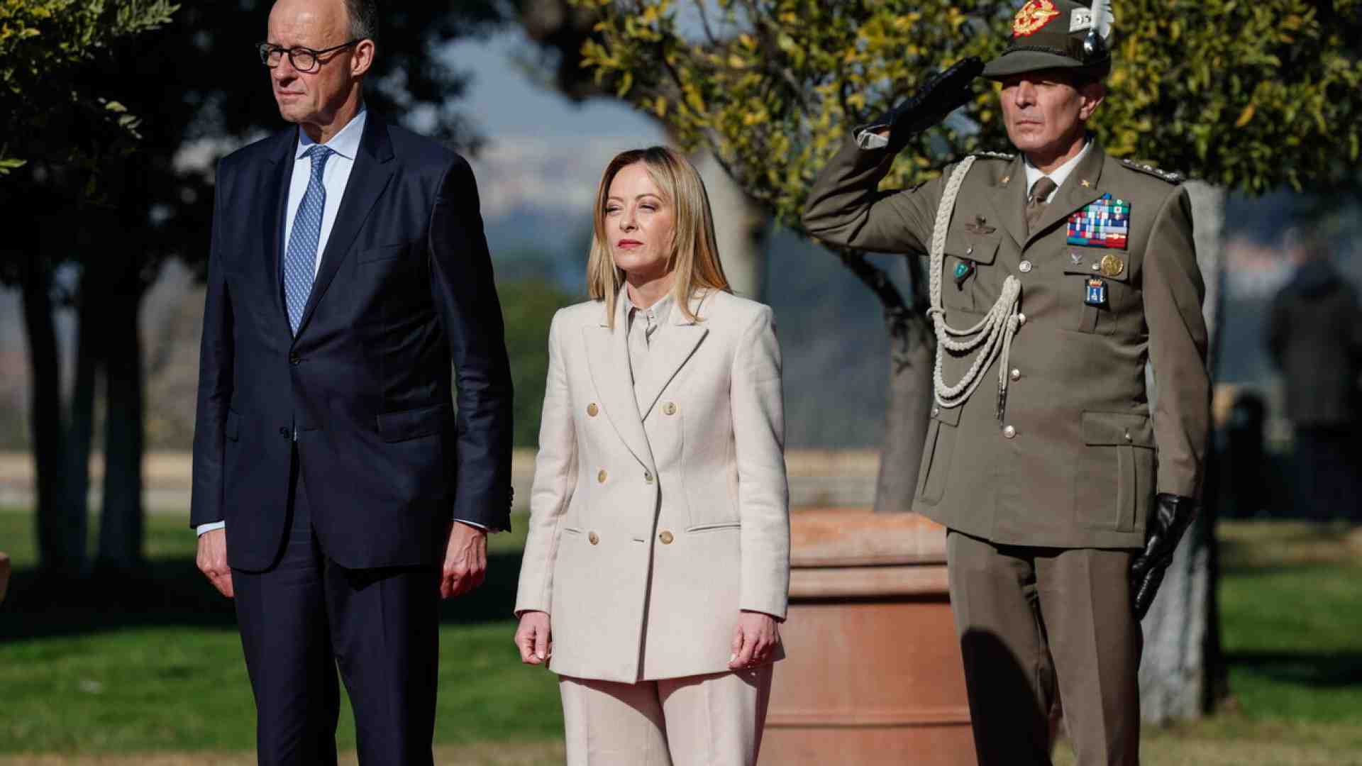 Immagine di Meloni e Merz a Villa Pamphili: "Italia e Germania più vicine che mai"