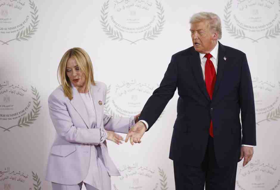 Meloni: "Inaccettabili le parole di Trump sull'Afghanistan". Prove tecniche di non trumpismo
