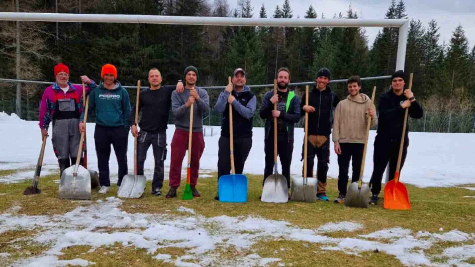 Immagine di La discesa libera del calcio a Cortina