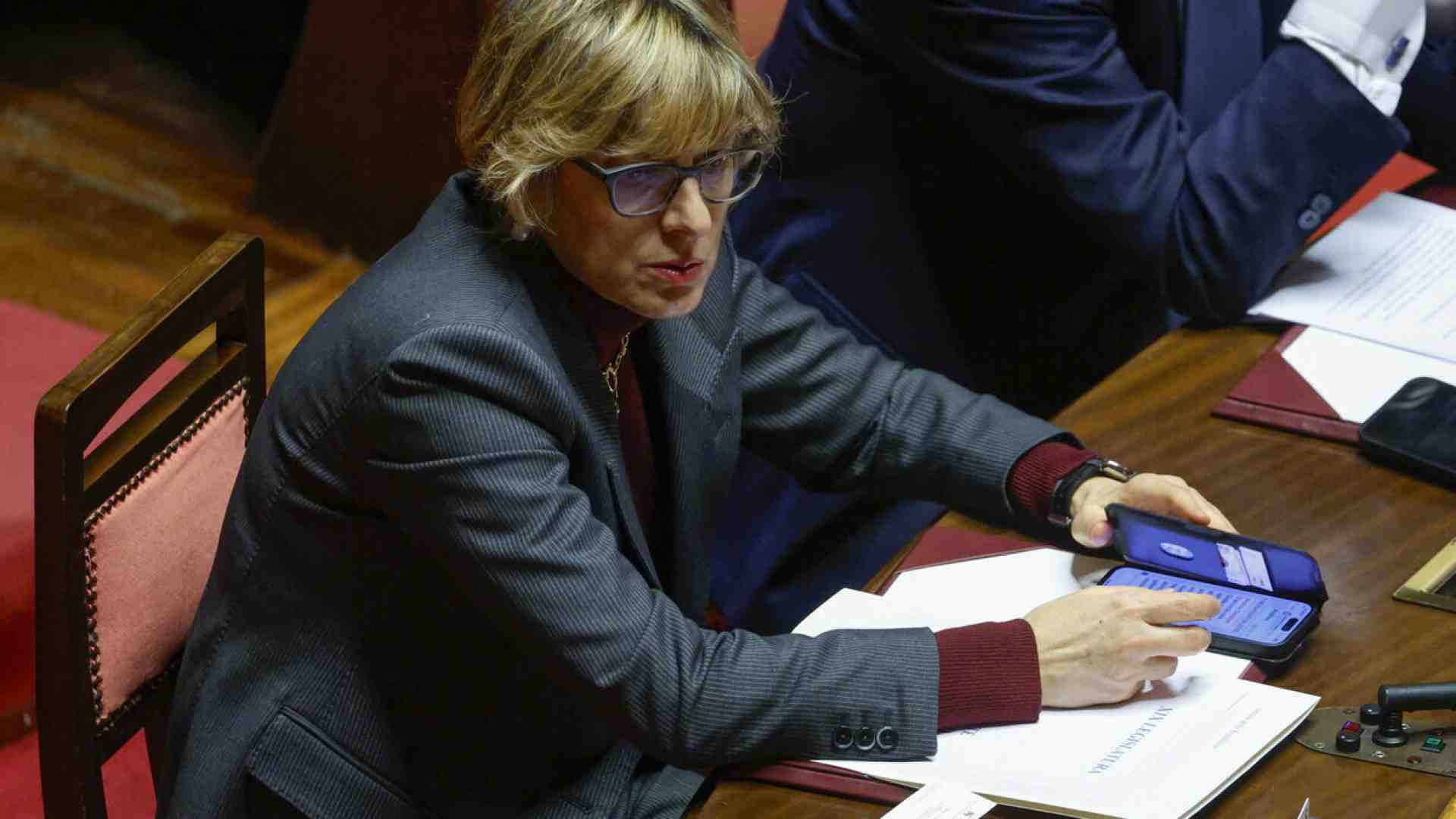Immagine di Il patto Meloni-Schlein su stupri e consenso naufraga: passa il ddl modificato dalla Lega