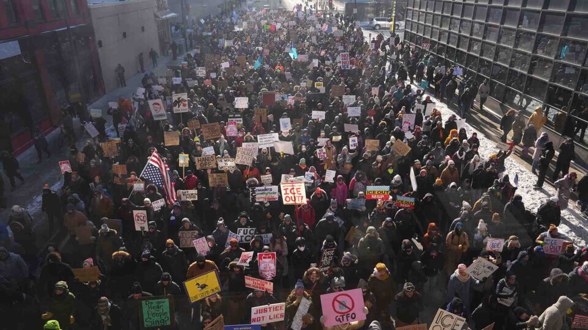 Immagine di I repubblicani americani temono per lo strappo di Minneapolis, ma hanno paura a dirlo a Trump