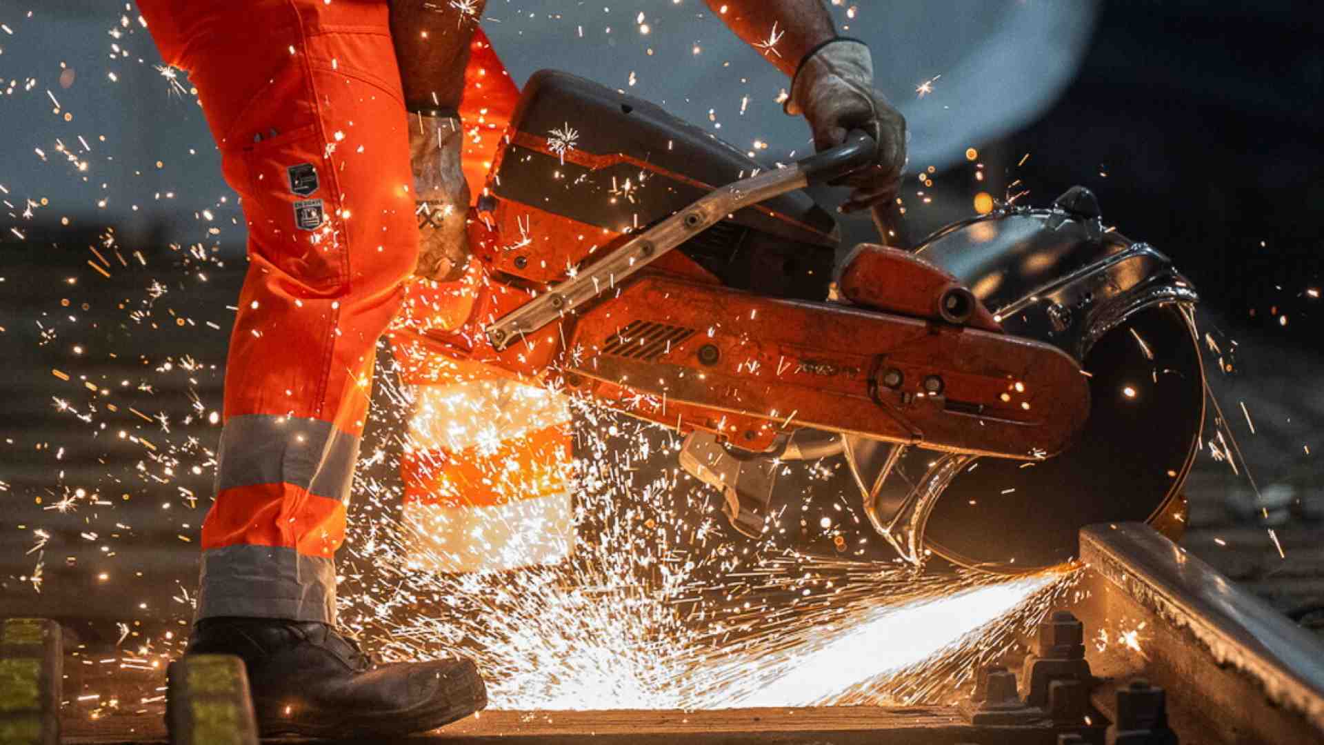 Immagine di Rinnovi contrattuali, Pnrr, industria: cosa ha spinto la crescita italiana nel 2025