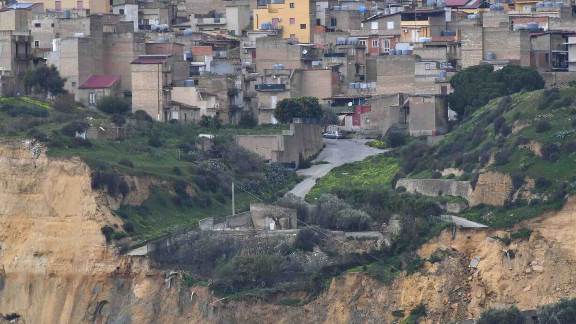 Immagine di Breve rassegna (senza tempo) dei disastri ambientali in Sicilia