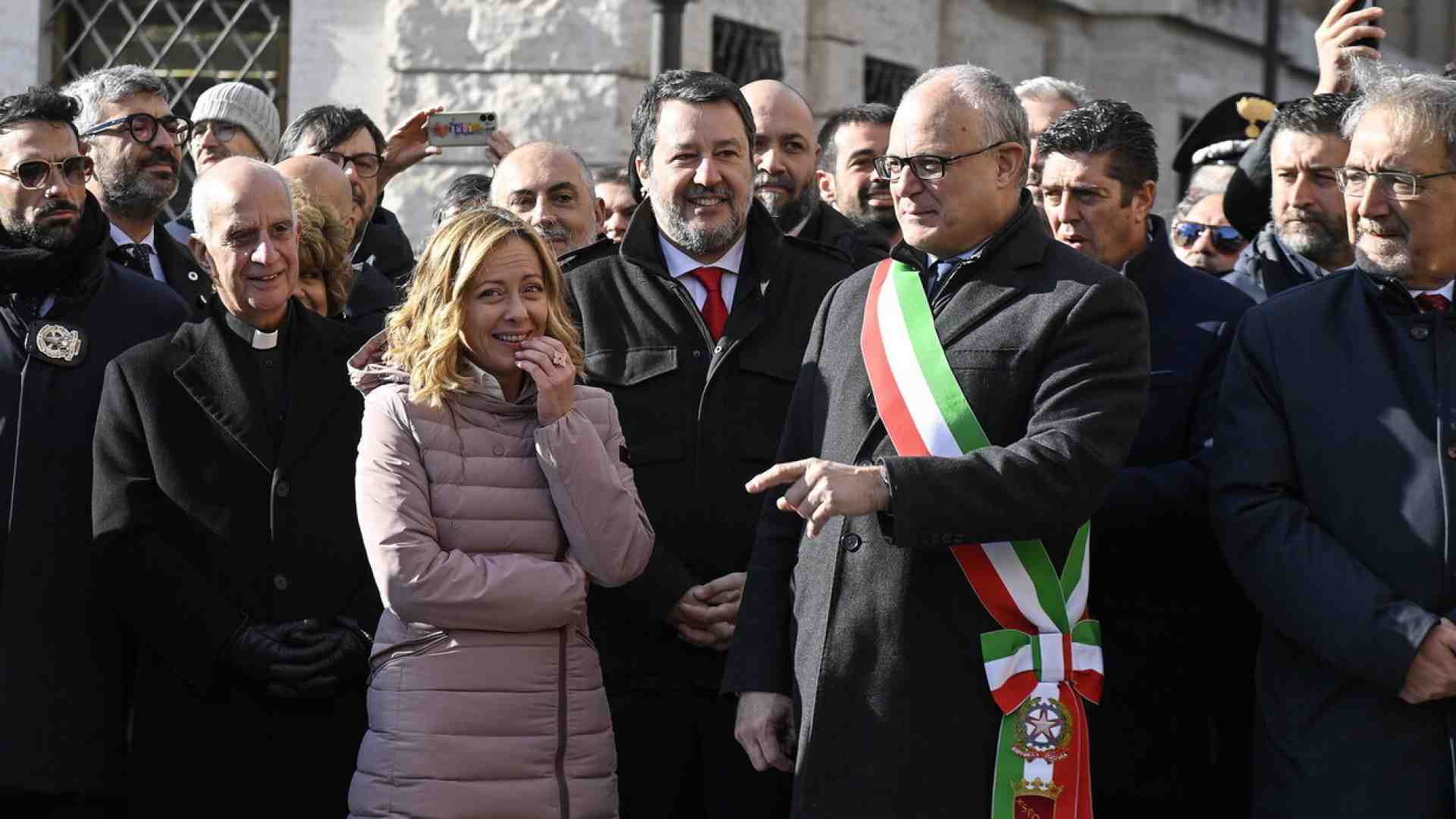 Immagine di Poteri di Roma, Giubileo, vecchio debito. Prosegue il filo diretto Gualtieri-Meloni