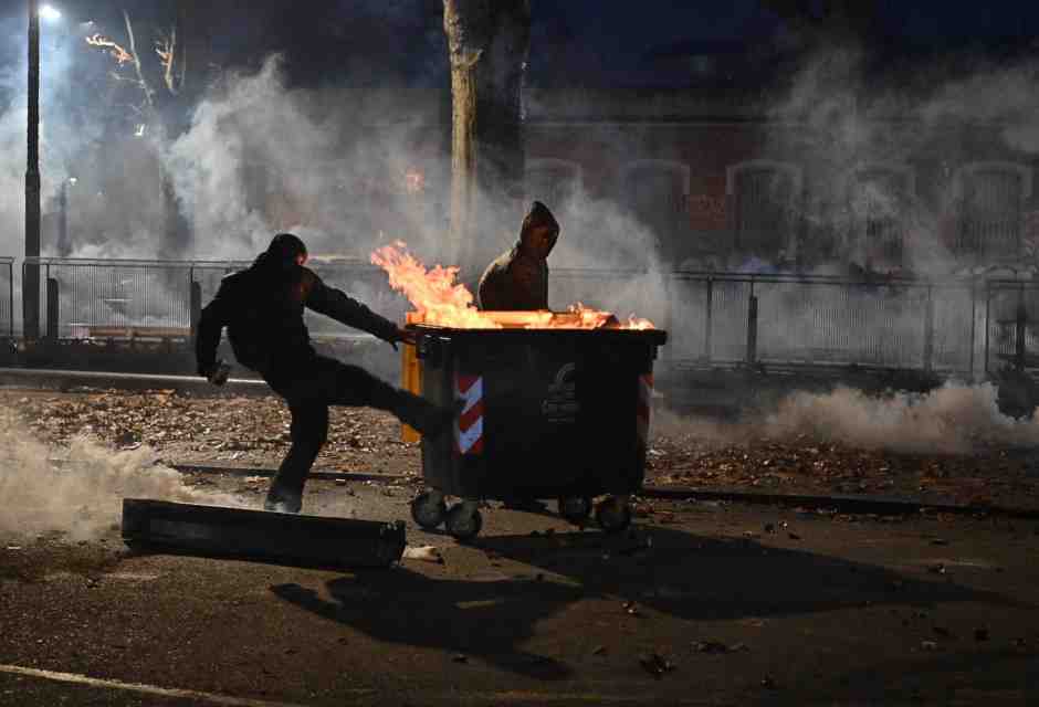 Torino, lo stato di diritto aggredito e l’alibi dello sgombero