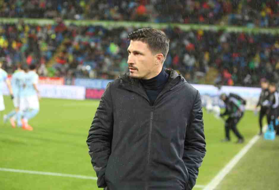 L'allenatore del Cagliari, Fabio Pisacane (foto Ansa)<br />