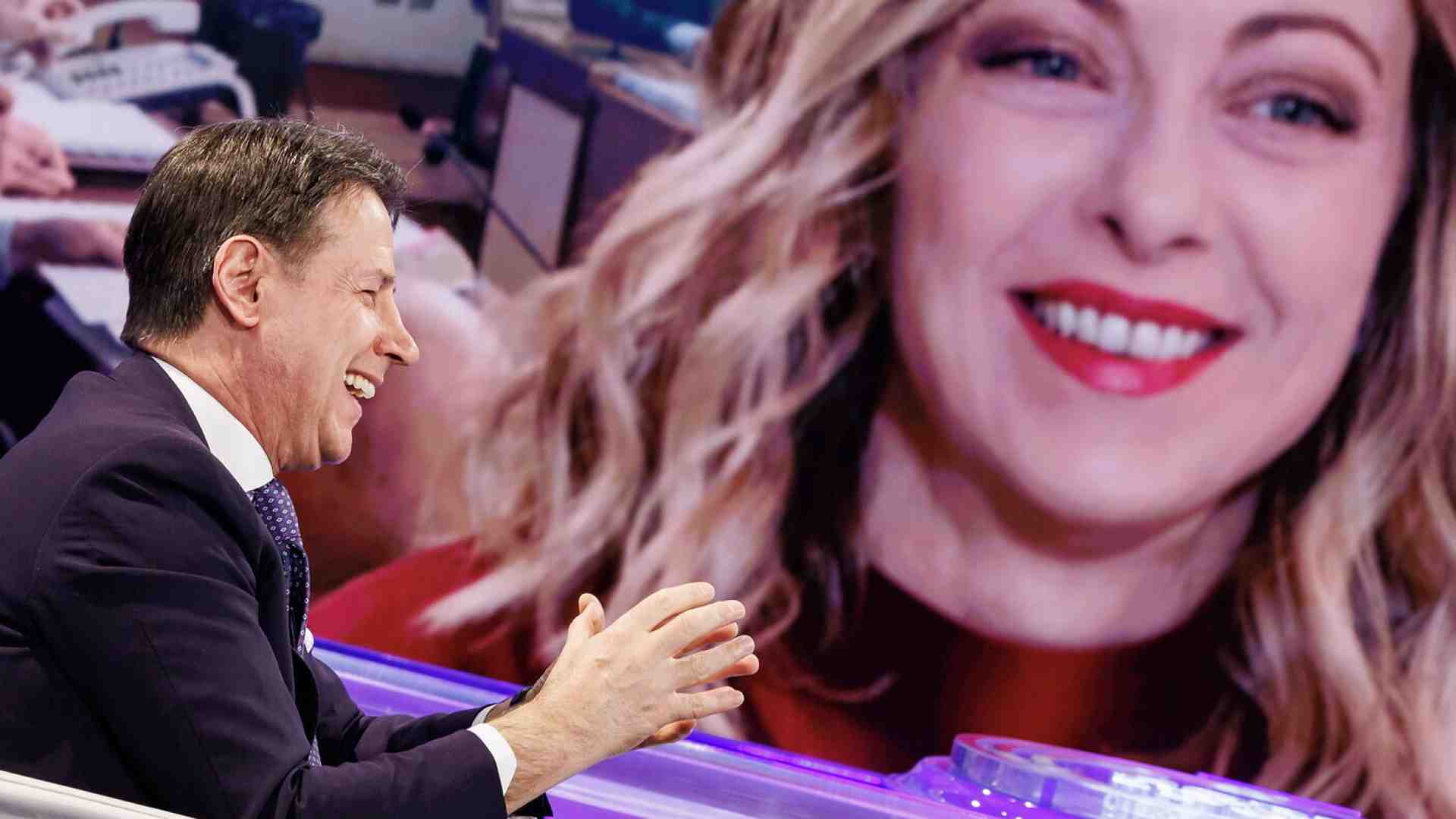 Immagine di Meloni spacca il Campo largo sulla sicurezza: propone il patto. Conte apre, Schlein no