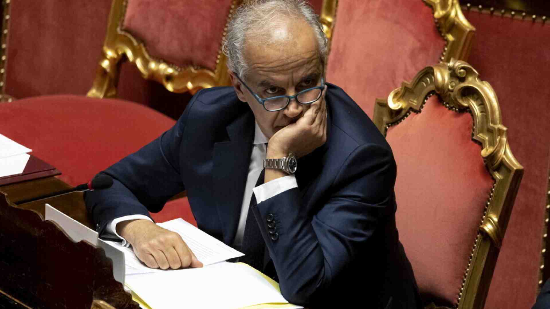 Immagine di "L’Ice non farà polizia in Italia", dice Piantedosi sulla polemica intorno alle Olimpiadi