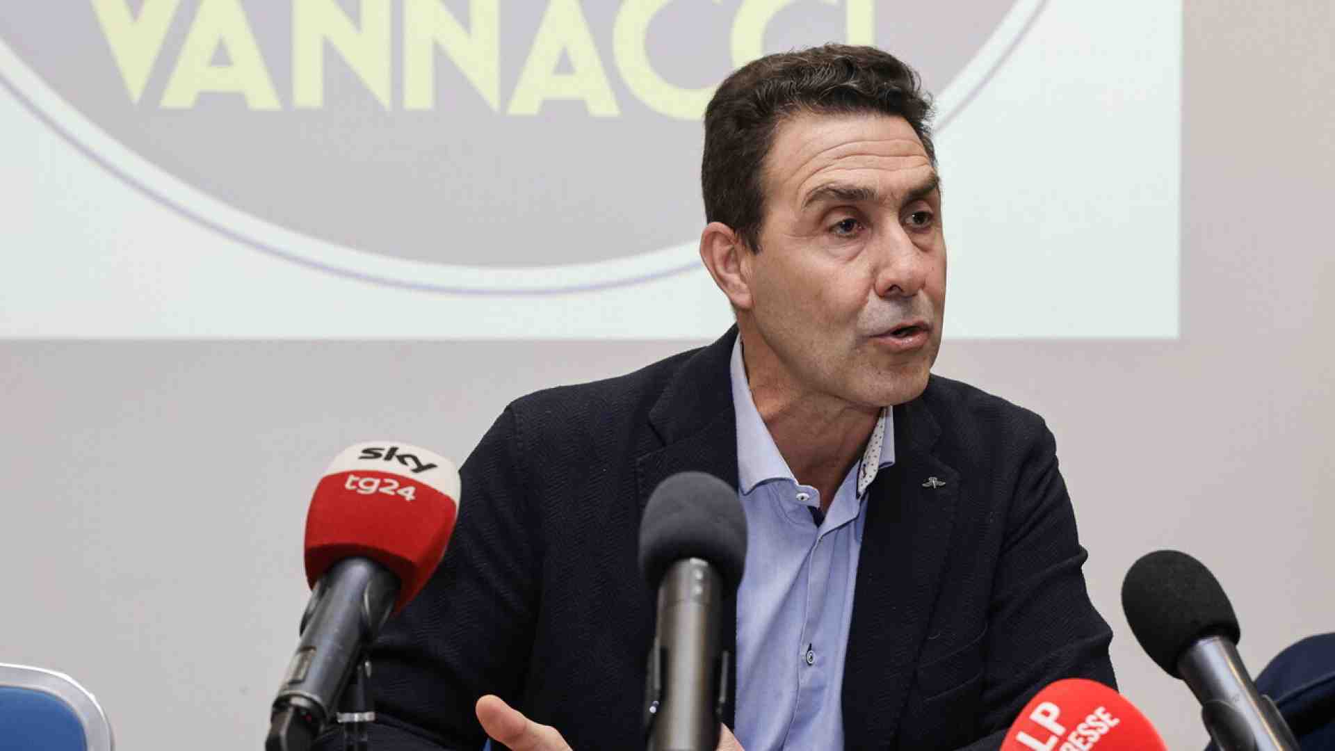 Immagine di L'apertura di FdI e FI a Vannacci: "Dialogo? Valuteremo"