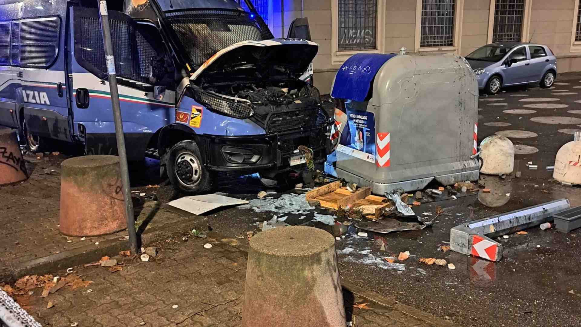 Immagine di La rivendicazione di Askatasuna dopo il corteo. Sono violenti, ma parlano chiaro