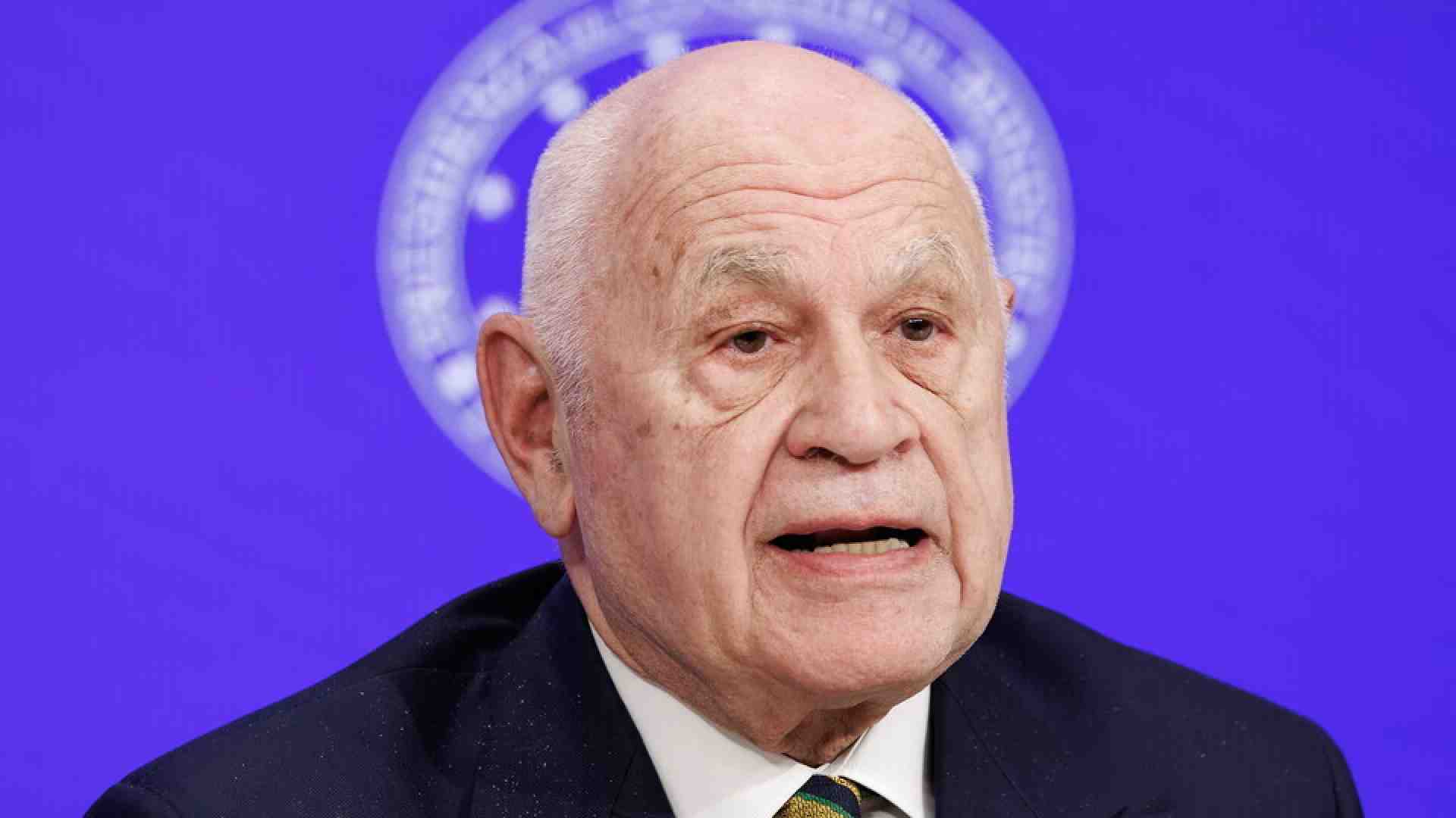 Immagine di Nordio in tv, anche da Floris, per contrastare i sondaggi in calo. Minoli: "Per vincere, deve parlare in tv"