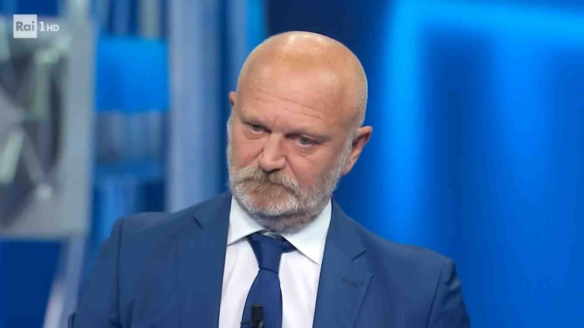 Immagine di Il comico “fascista” rinuncia a Sanremo. I No Pucci vincono una battaglia persa