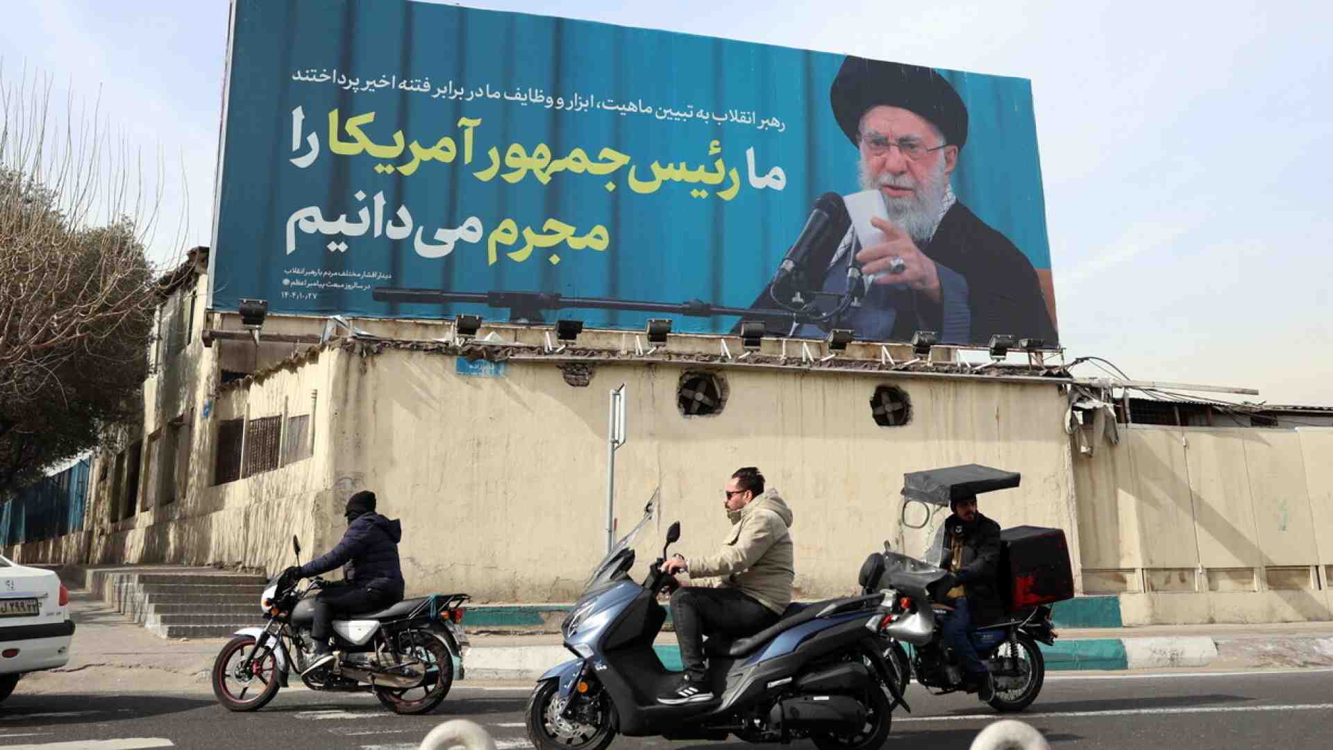 Immagine di Tutto pur di resistere. L’essenza della Repubblica islamica in due gesti