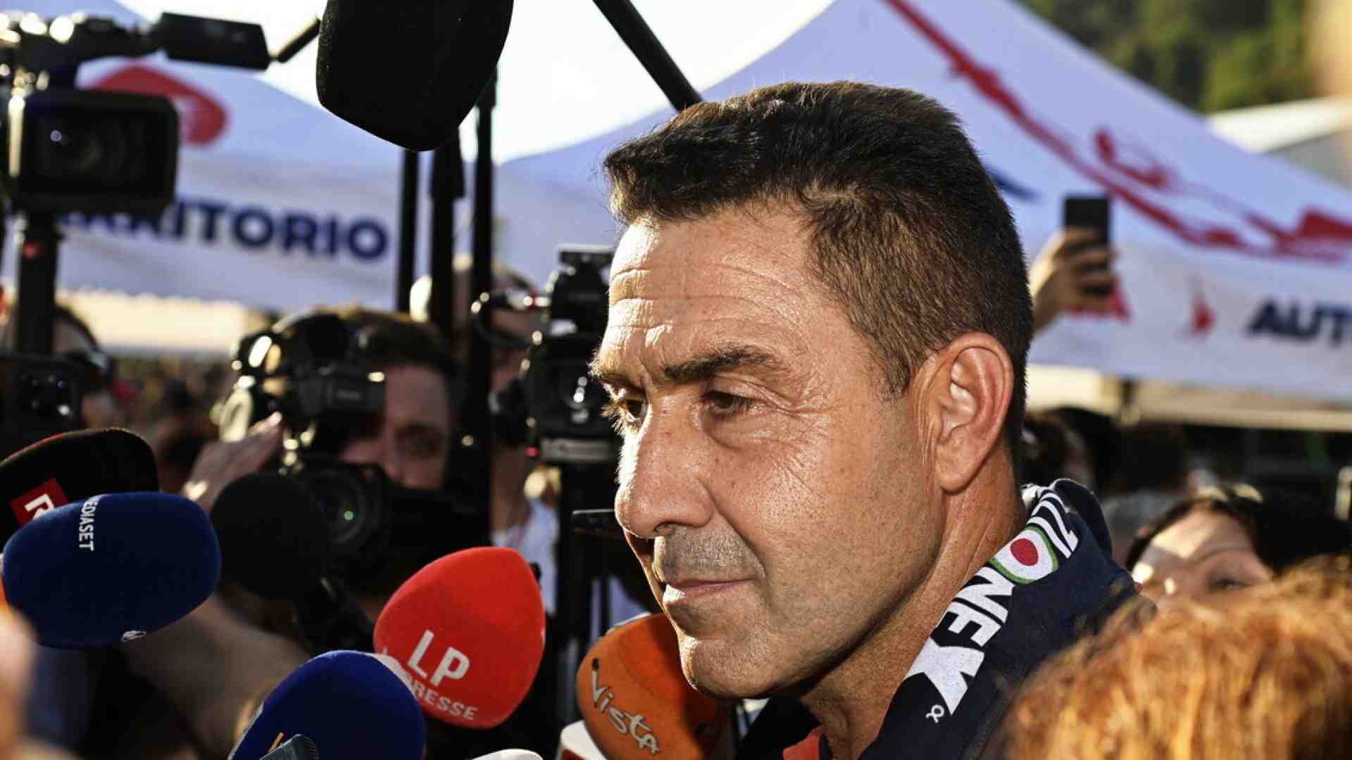 Immagine di Il prof. Vannacci: vota la fiducia a Meloni, ma poi deve spiegare alla sua base le "regole parlamentari"