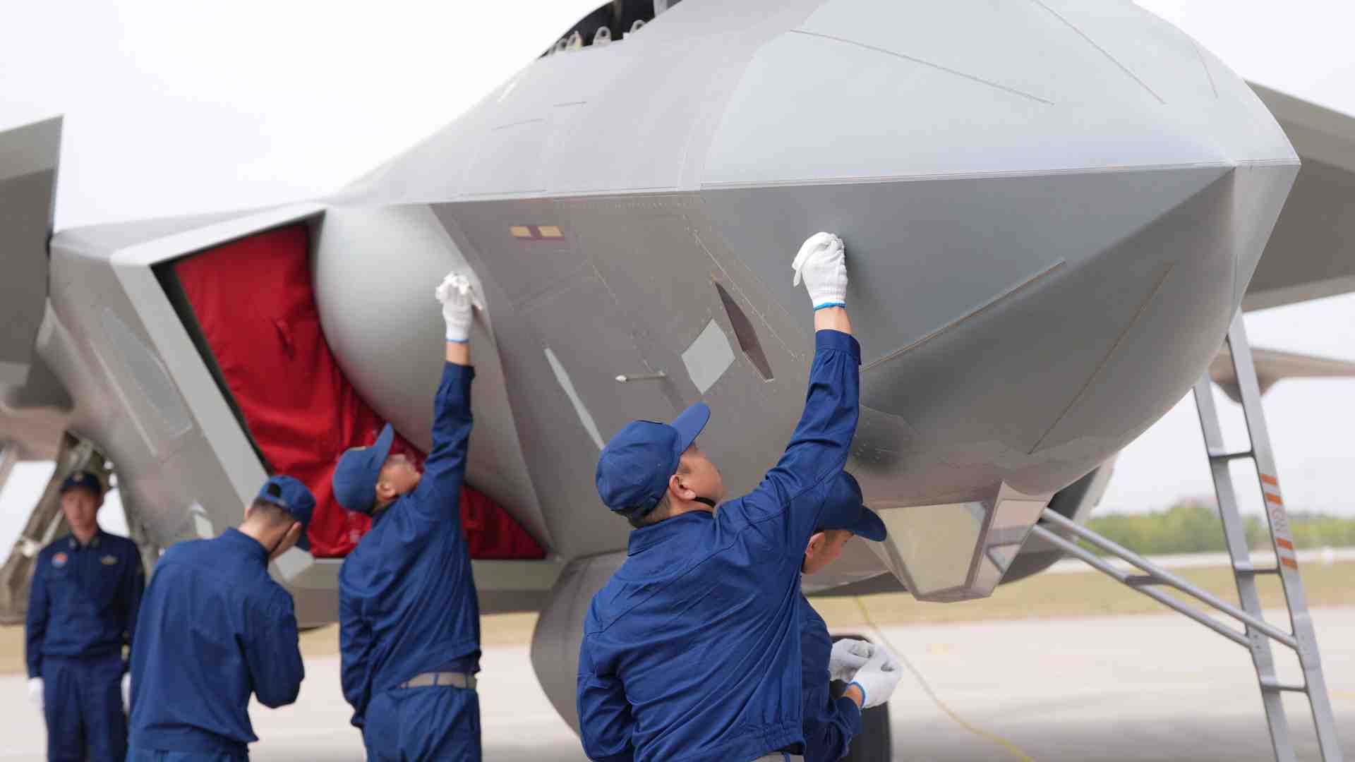 Immagine di Non solo Jimmy Lai. La Cina è sempre più aggressiva, anche militarmente
