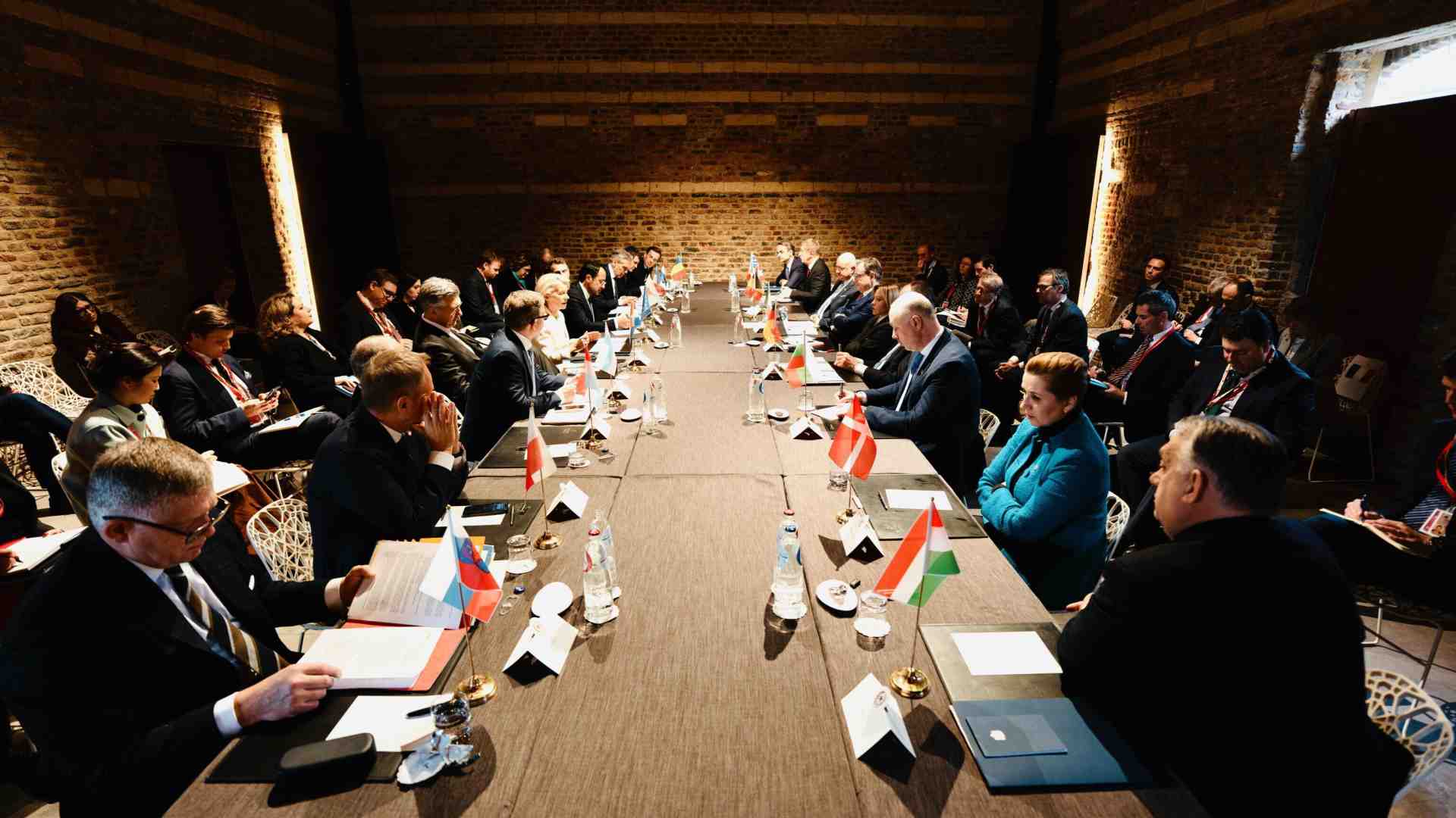 Immagine di Merz, Meloni, Draghi, Monti. Tutti i paletti da fissare per scongiurare che la nuova Europa sia meno europea