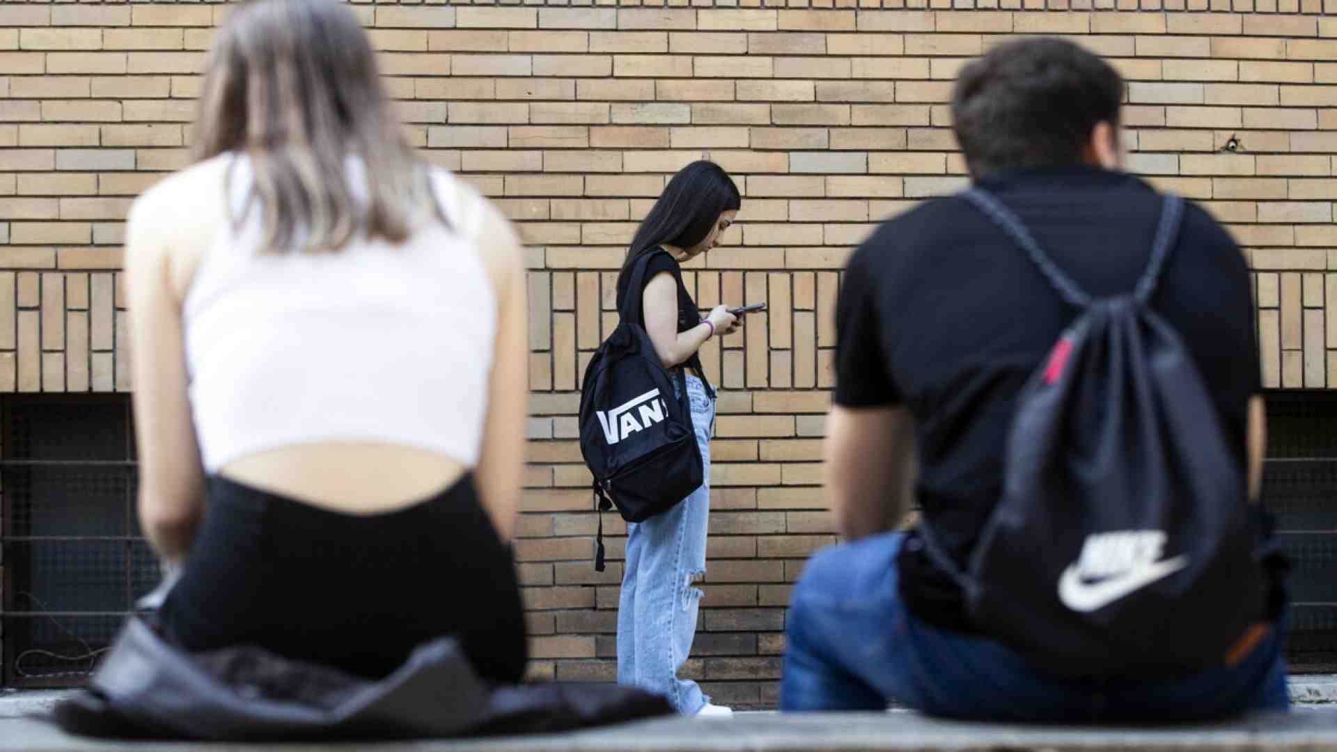 Immagine di Contro il paternalismo di stato sui social per gli adolescenti