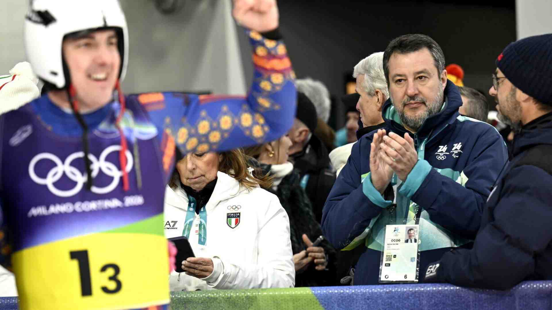Immagine di Salvini ski: sta fisso a Cortina, gli scoppia il Veneto e il baby Vergiati lo sfida