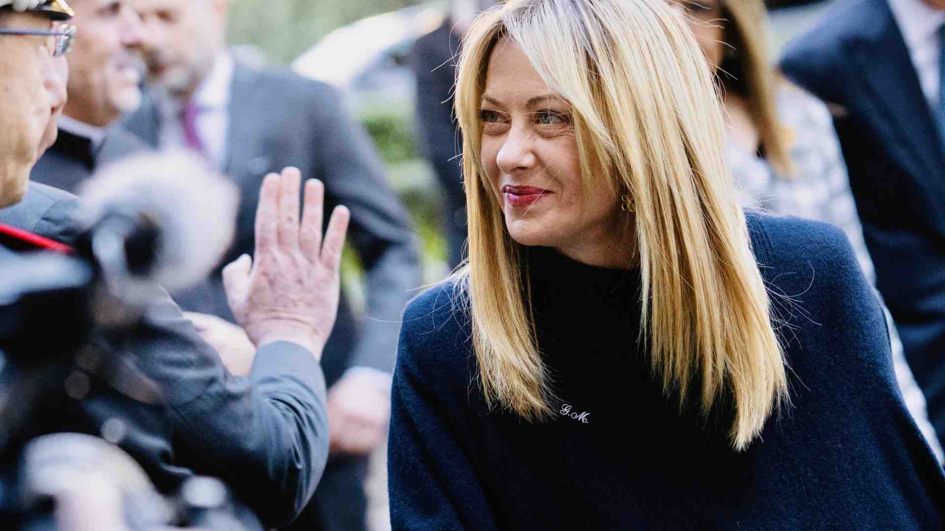 Immagine di Meloni rivendica le misure sulle bollette. Ma ora si affida all’Ue