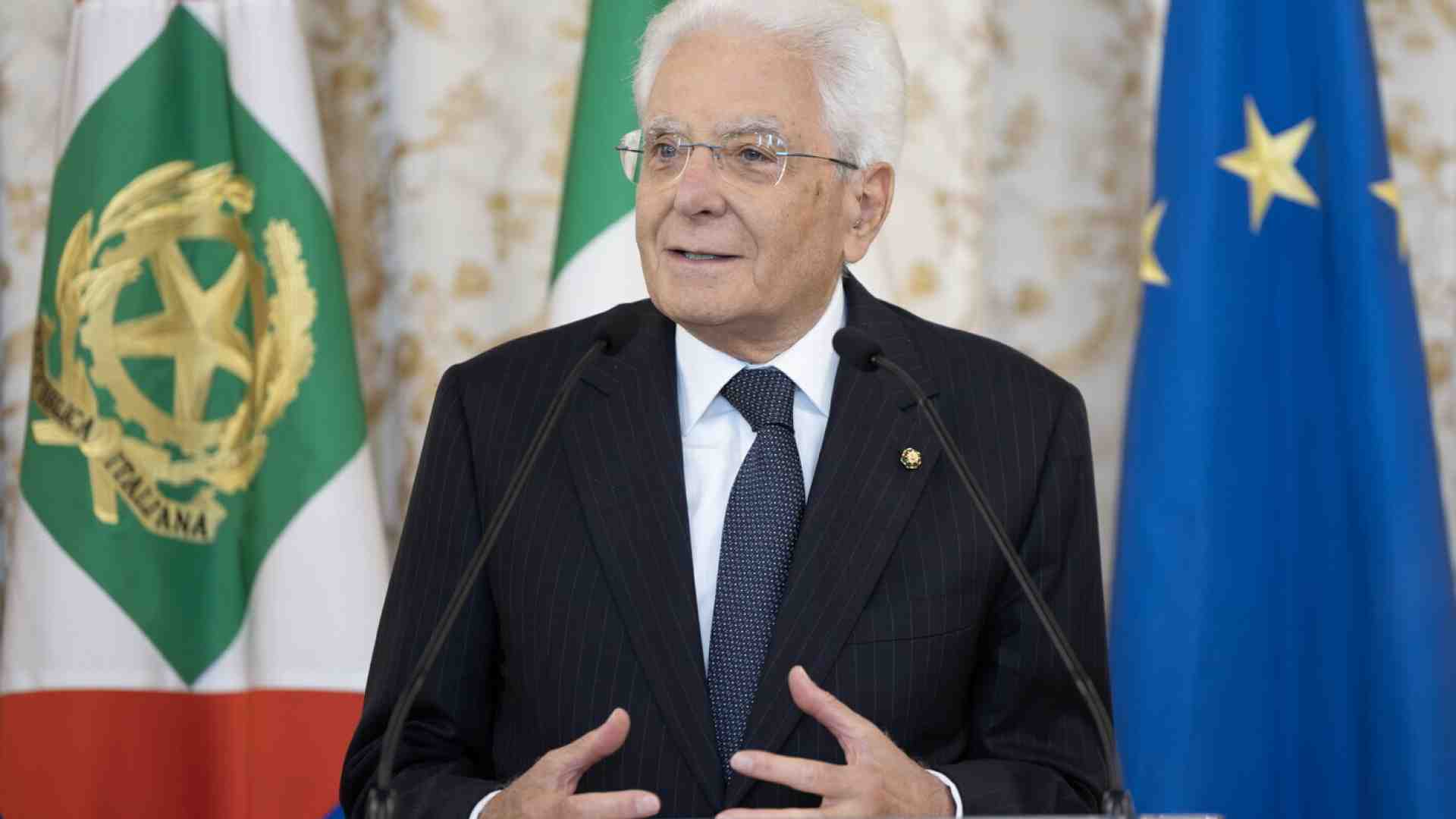 Immagine di Mattarella partecipa a sorpresa al plenum del Csm: "Serve rispetto vicendevole per le istituzioni"