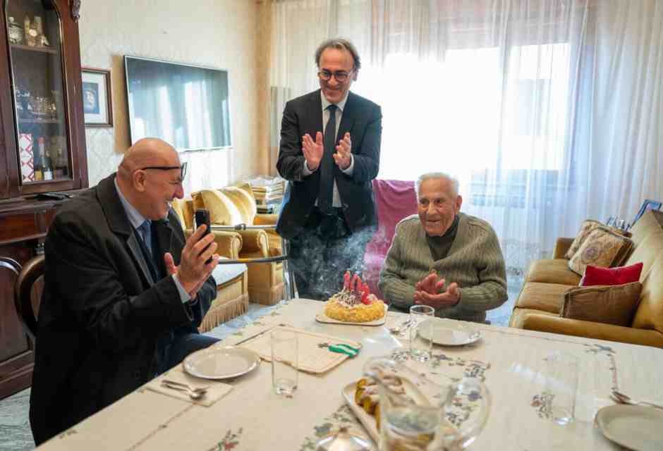 Foto dal profilo Tw del ministro Guido Crosetto