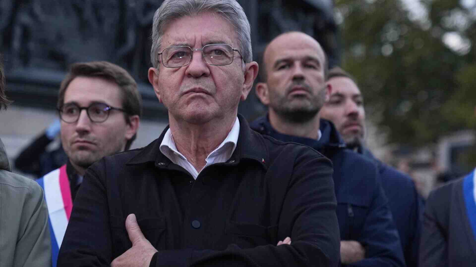 Immagine di I repubblicani alzano la diga con l’estrema sinistra francese sempre più radicale